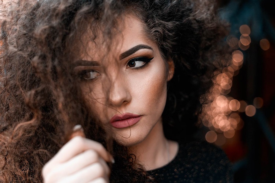 Tips to Bring life back to the damaged curly hair